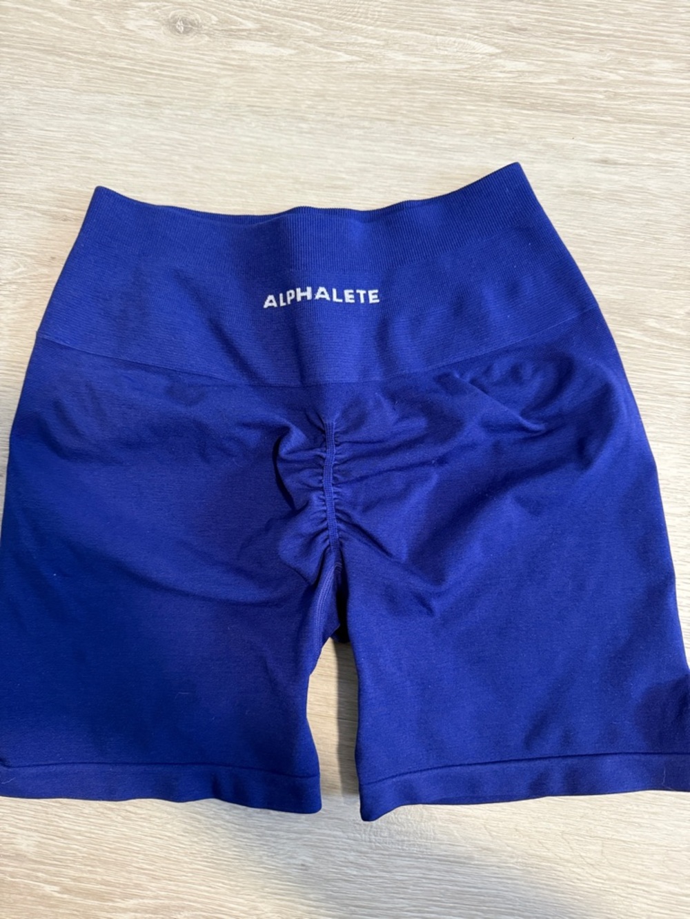 Alphalete Deep Blue High-Waist Seamless shorts - Medium
